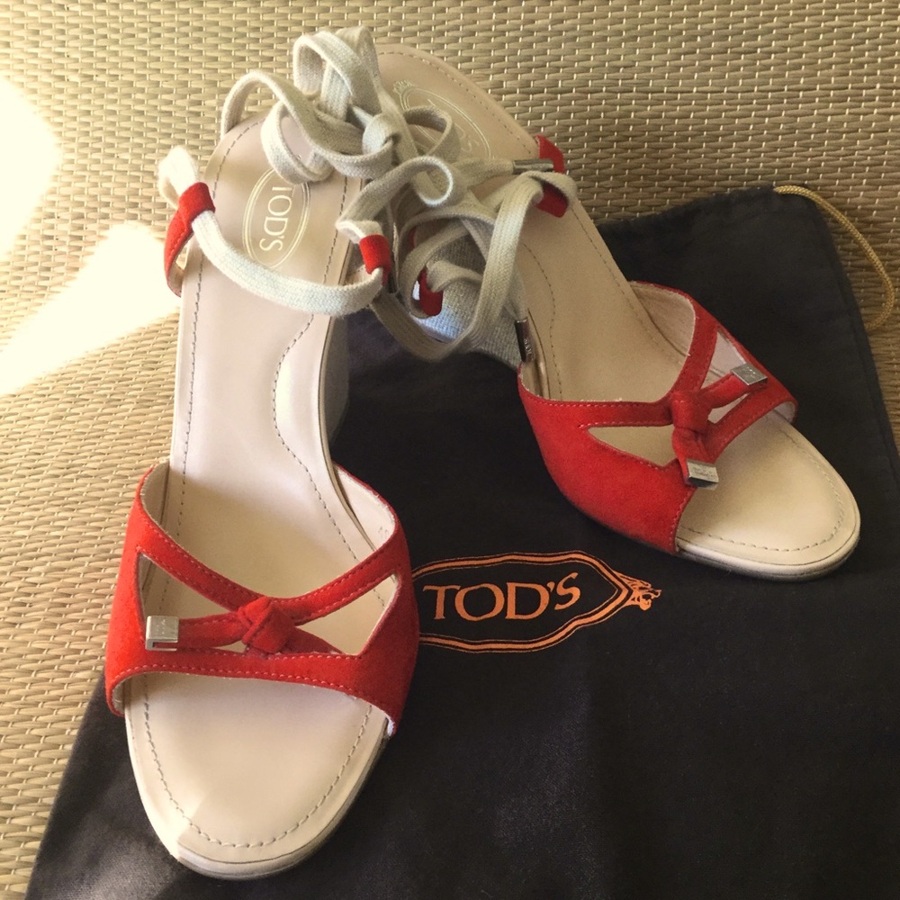 NEW!! Tod’s Wedge Lace up with Dust bag